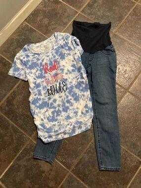 Women’s Maternity Jeans and T-Shirt Outfit Size M “Red White and Due”